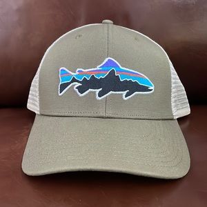 New without tags Patagonia trucker hat
